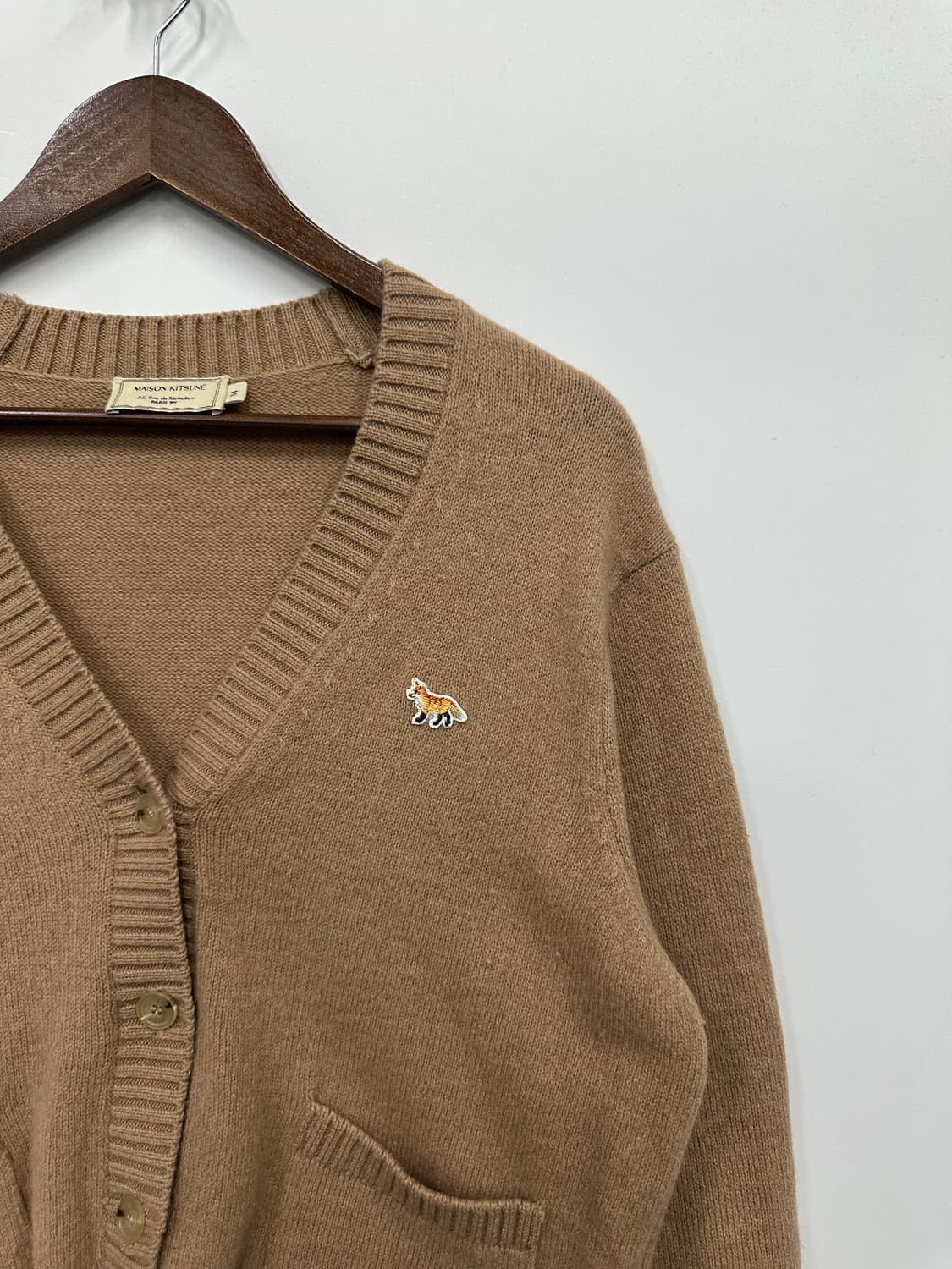 메종키츠네 베이지 가디건  상품이미지3