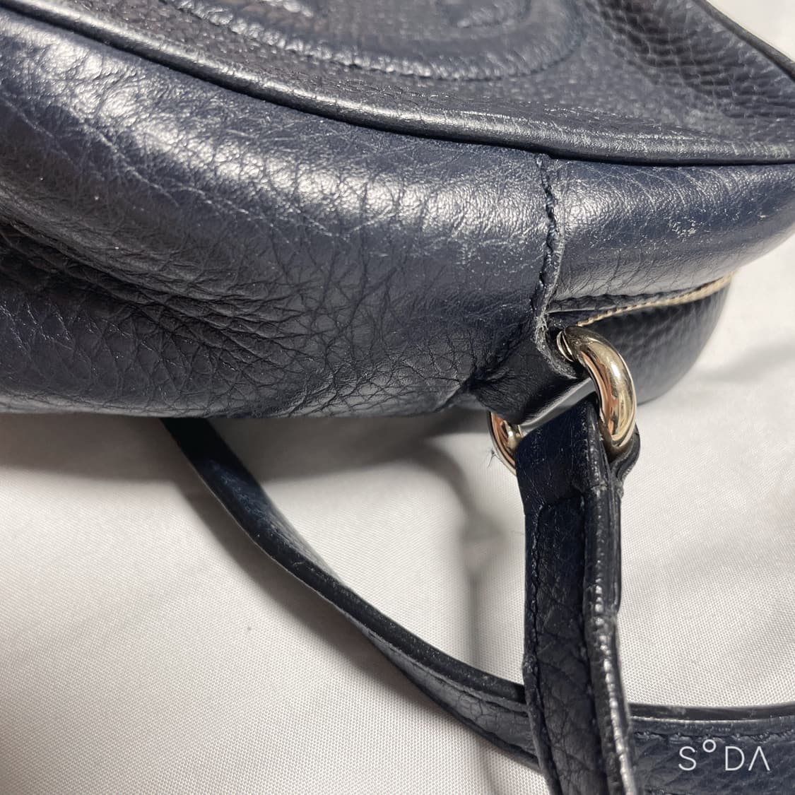 구찌 소호 태슬 디스코백 네이비 상품이미지4