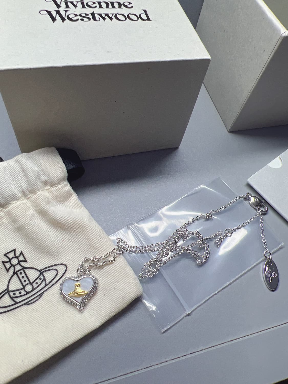 비비안웨스트우드 하트 페트라 목걸이 상품이미지5