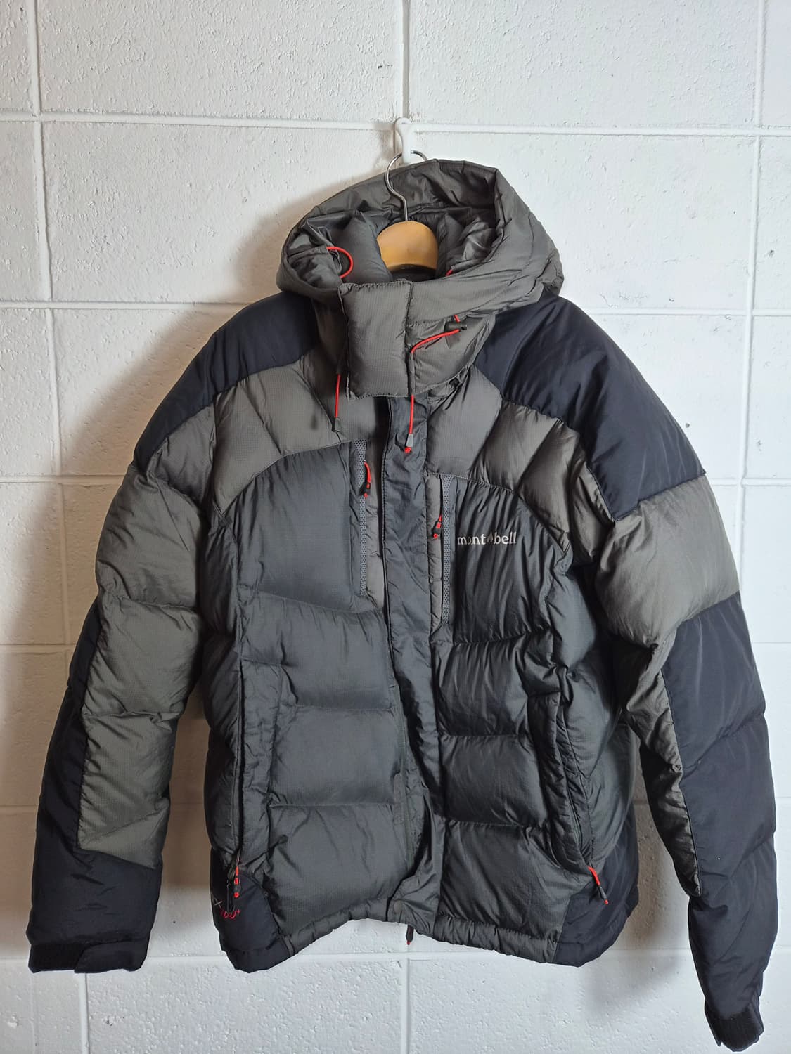 100) 몽벨 구스다운 패딩 팝니다 상품이미지1