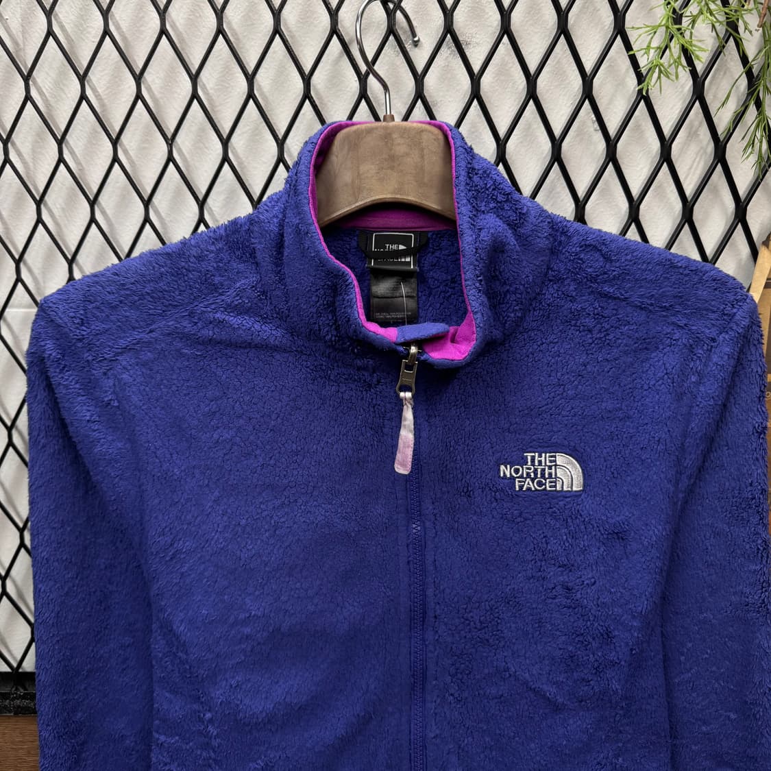 노스페이스 우먼스 하이로프트 플리스 자켓 전후면 로고 포인트 퍼플 상품이미지3