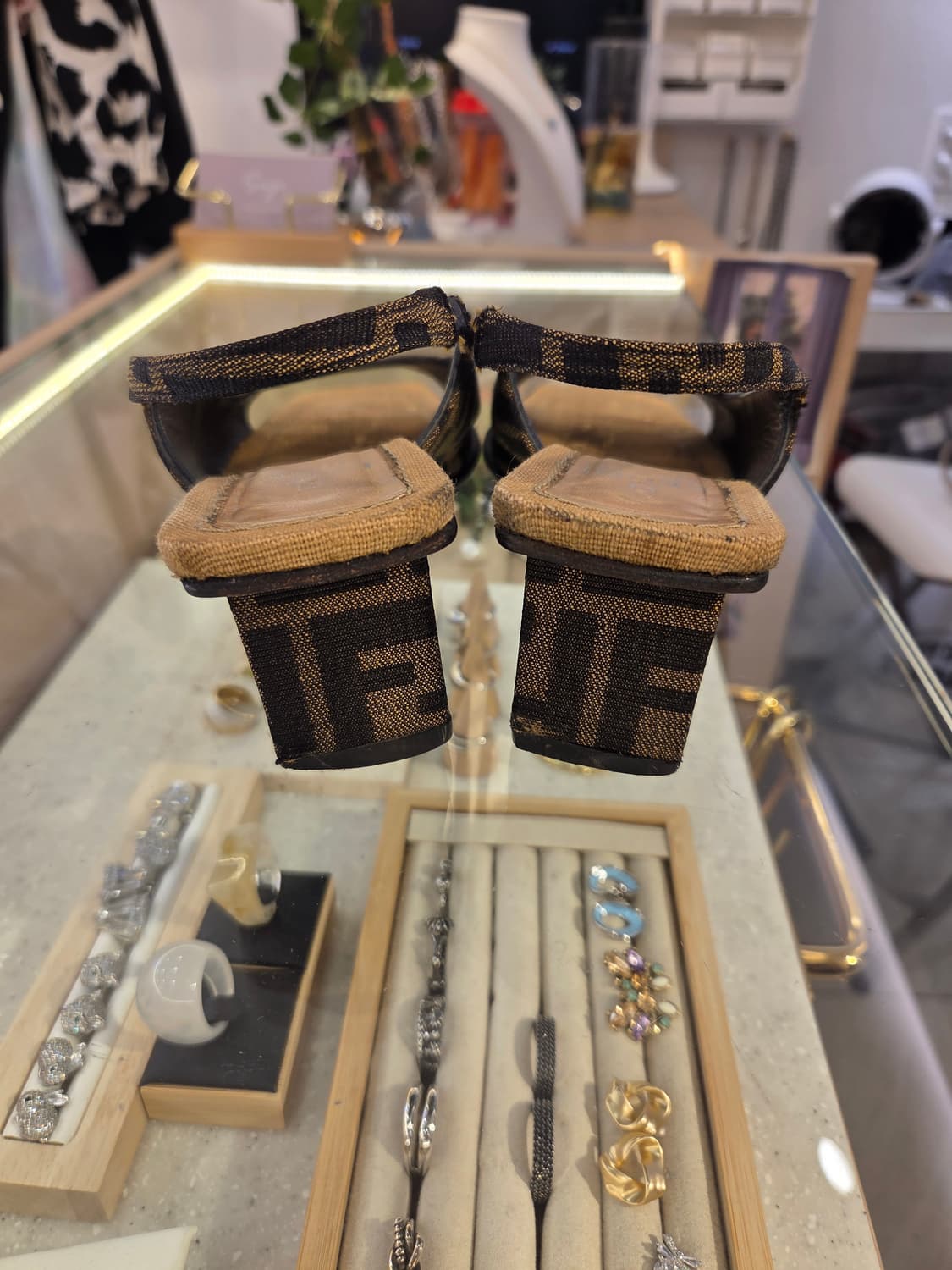 FENDI 팬디 슬링백 샌들 상품이미지3