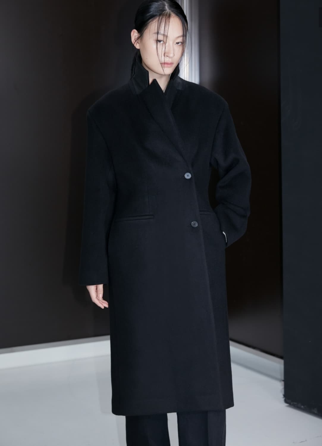 인사일런스 우먼 더블 브레스티드 캐시미어 피티드 코트 블랙 (M) 상품이미지2