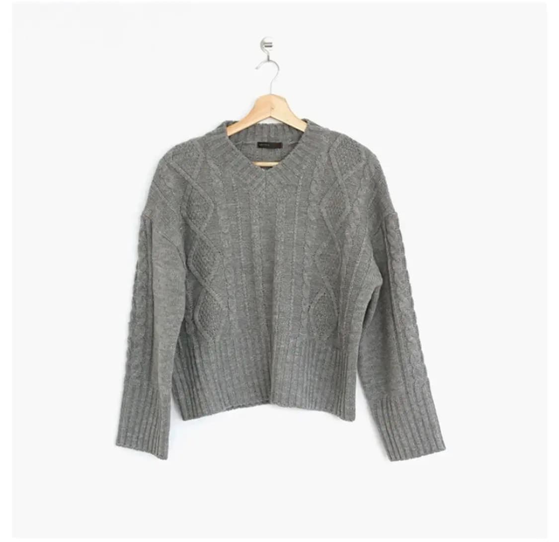 [새상품] 브이넥 울 케이블니트 그레이 상품이미지1