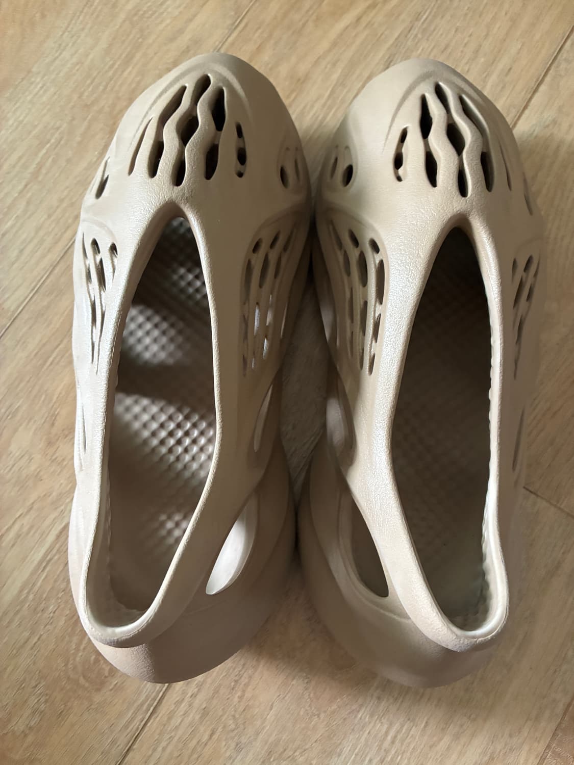 Yeezy 폼러너 토프 295 상품이미지2