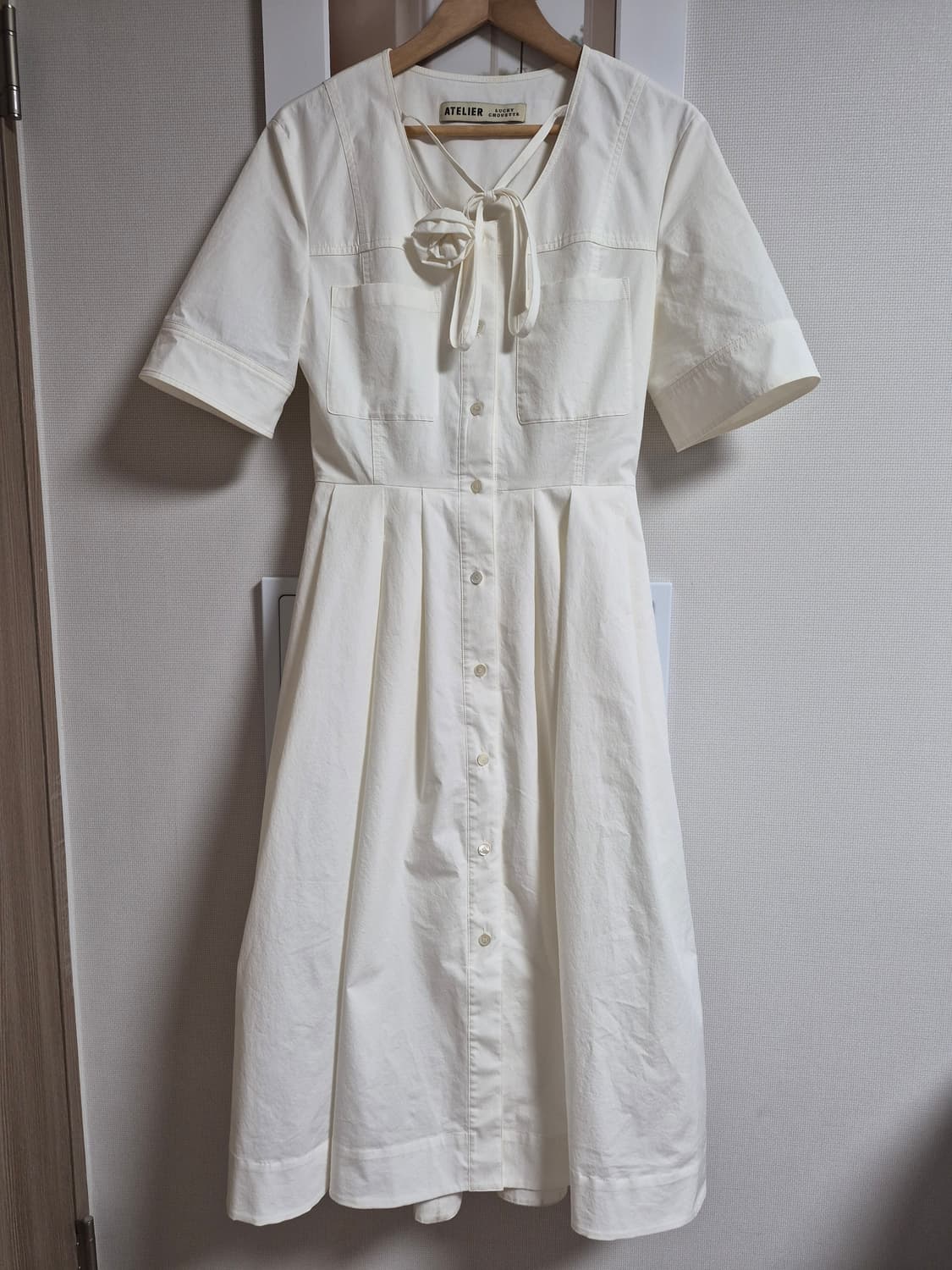 아뜰리에 럭키슈에뜨 화이트 반팔 셔츠형 롱원피스 36 상품이미지1