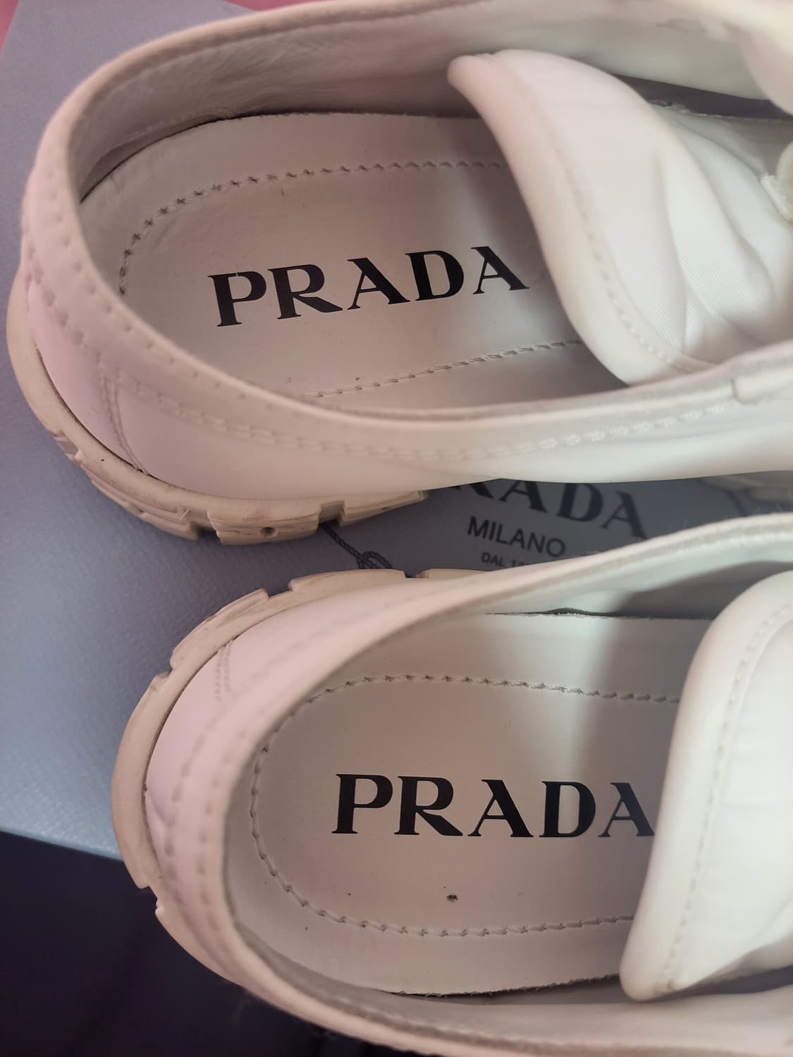정품)급처상태좋음!프라다 삼각로고더블휠 개버딘 리나일론스니커즈키높이운동화 상품이미지7