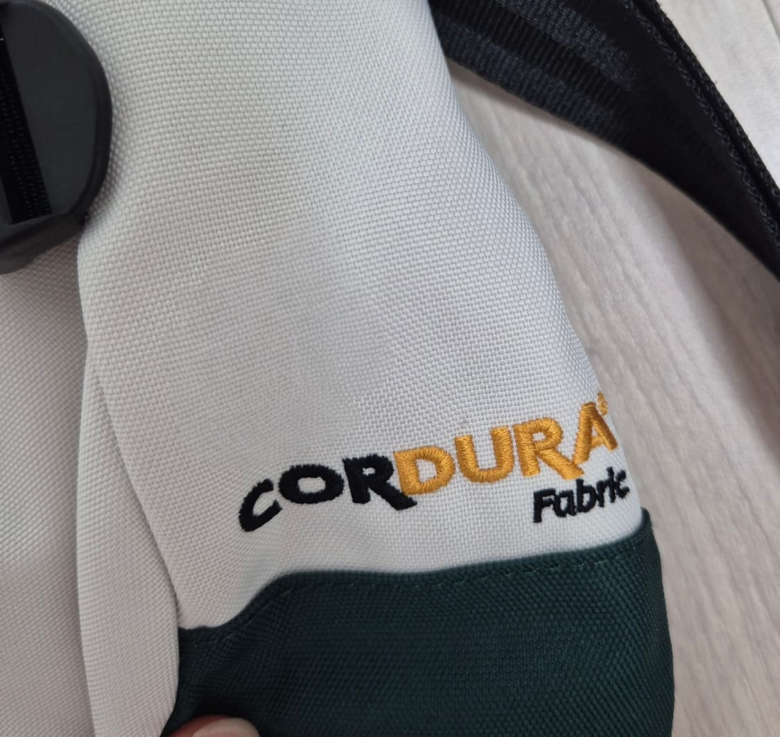 엄브로 코듀라 크로스백 상품이미지3