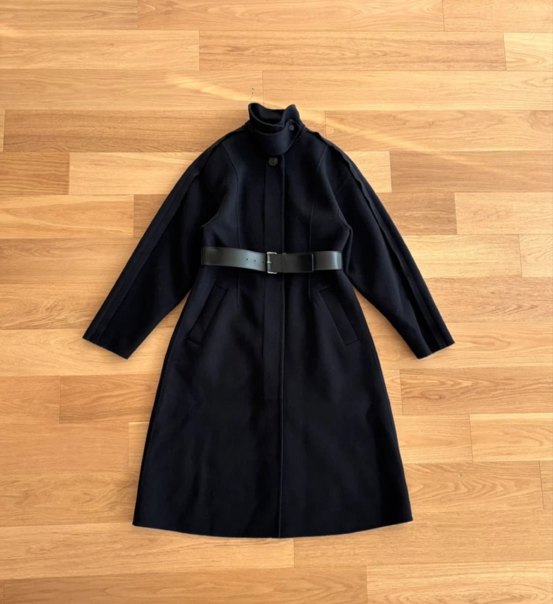 잇미샤 하이넥 벨트 코트 네이비 상품이미지1