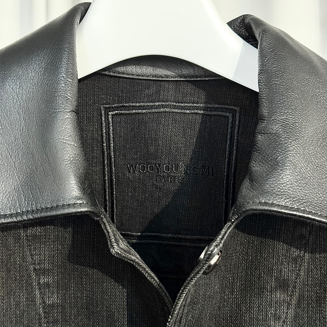 (48) 26SS 우영미 블랙 레더 데님 워싱 자켓 블랙 상품이미지4