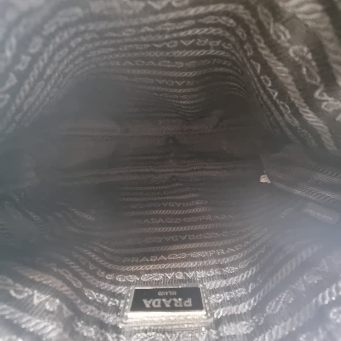 프라다 2VH113 리나일론 및 사피아노 가죽 숄더백 (신세계센텀 구매) 상품이미지8