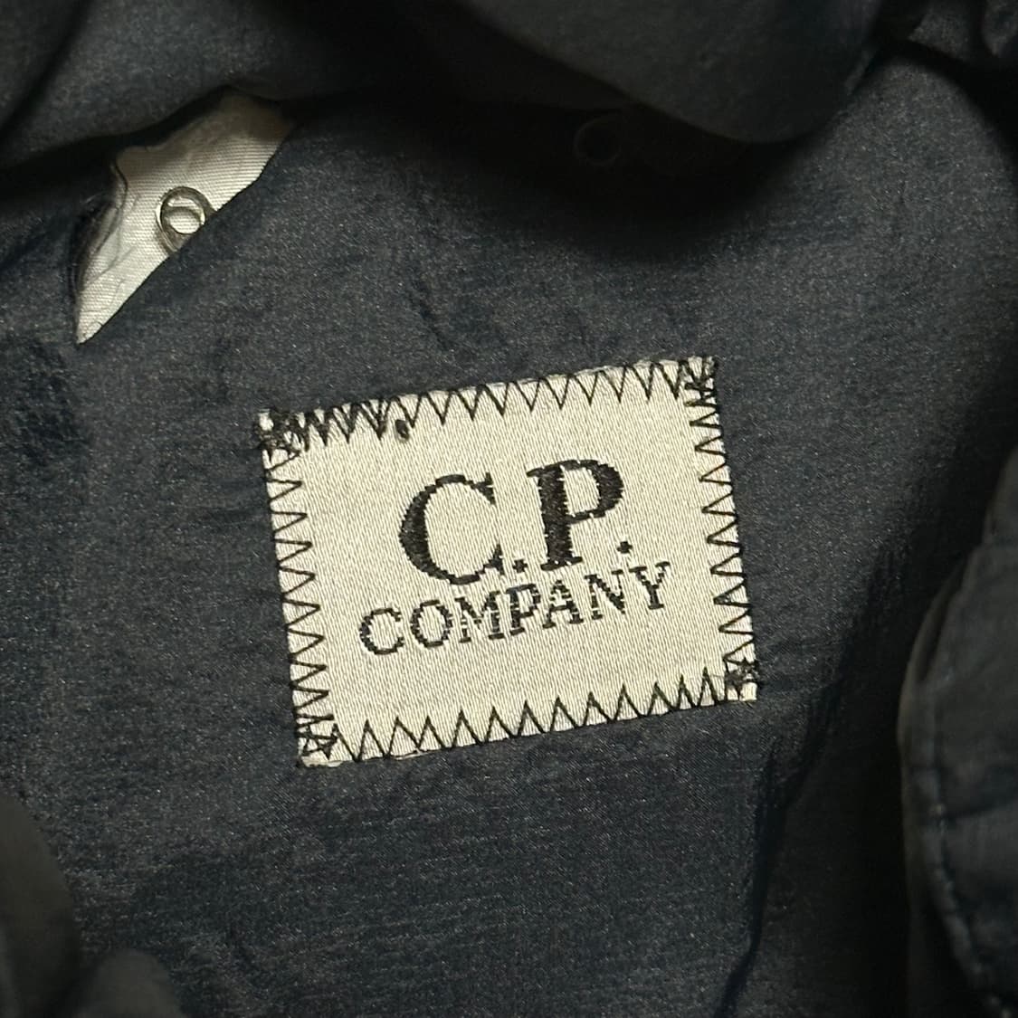 100 C.P.컴퍼니 고글 후드 패딩 베스트 상품이미지4