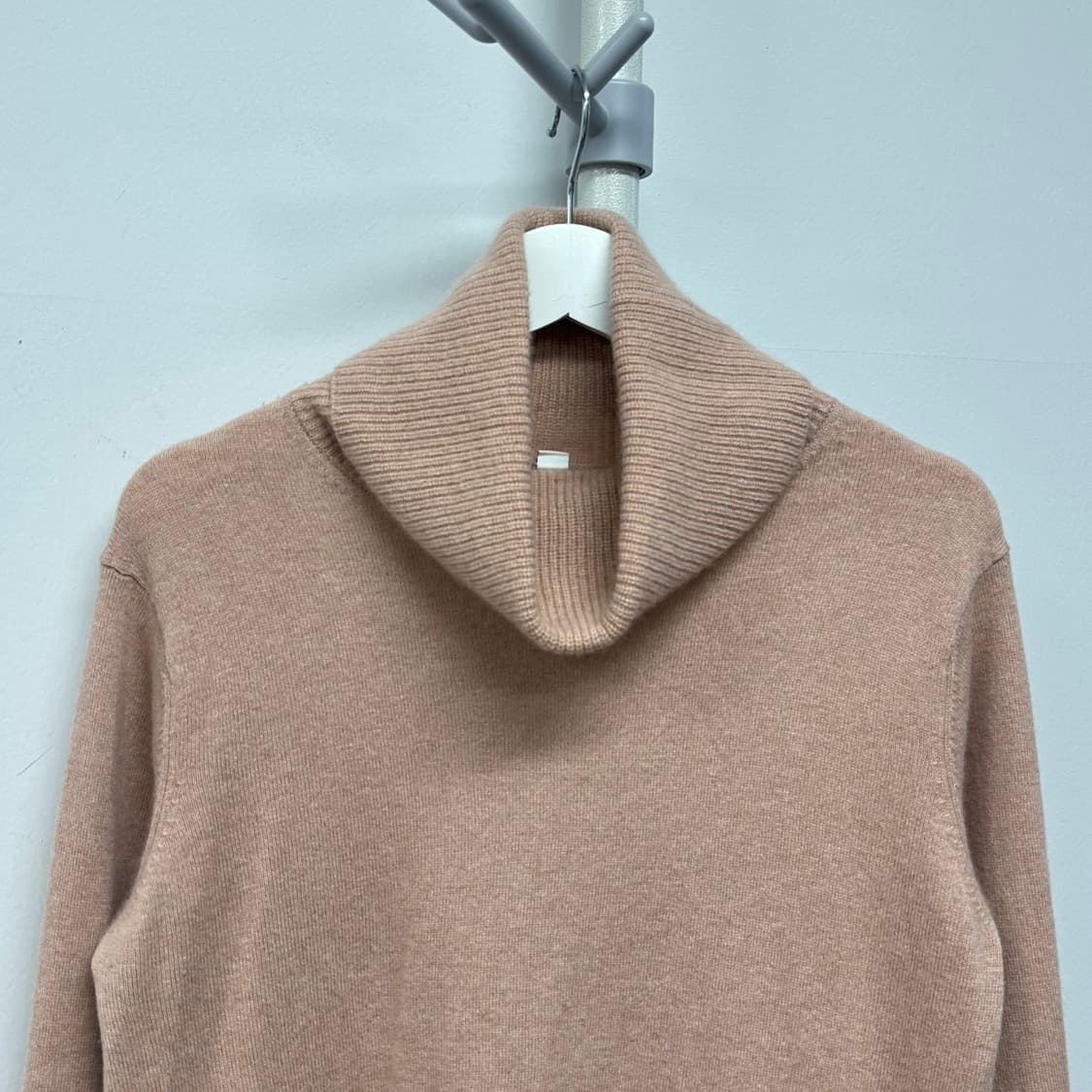 유니클로 캐시미어 100% 터틀넥 니트 상품이미지2