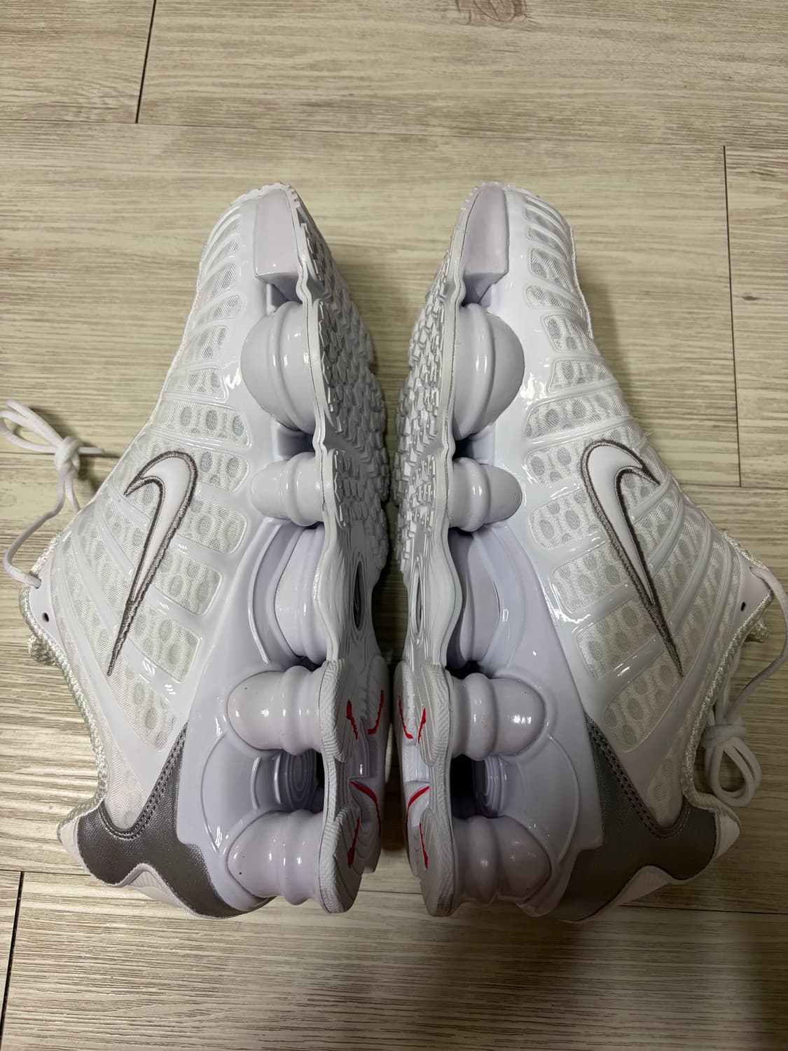 나이키 샥스 TL 화이트 앤 맥스 오렌지 270 상품이미지3