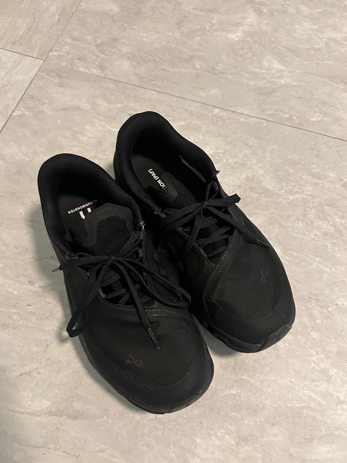 (W) 온 러닝 x 포스트 아카이브 팩션 (파프) 클라우드몬스터 2 블랙 상품이미지2