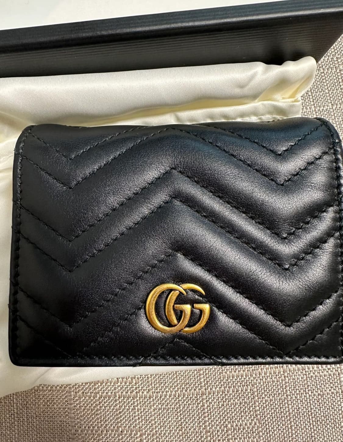 구찌 GG 마몽 마틀라세 지갑 (Black) 상품이미지1