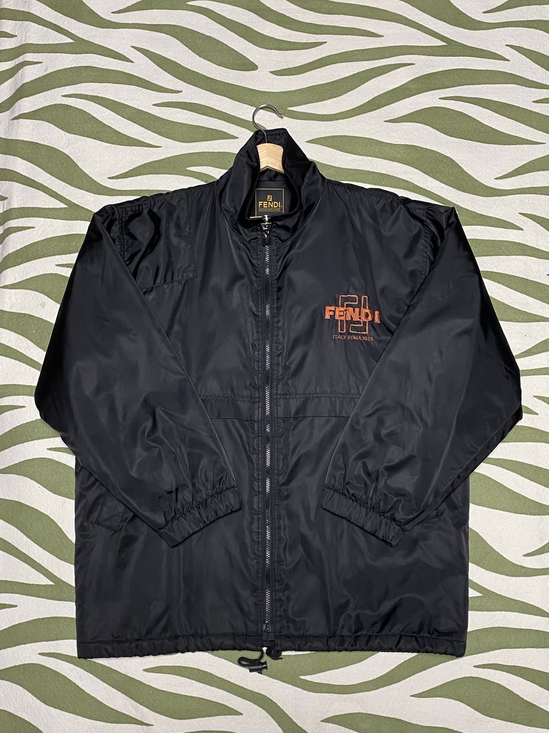 펜디 백로고 자켓 바람막이 상품이미지2