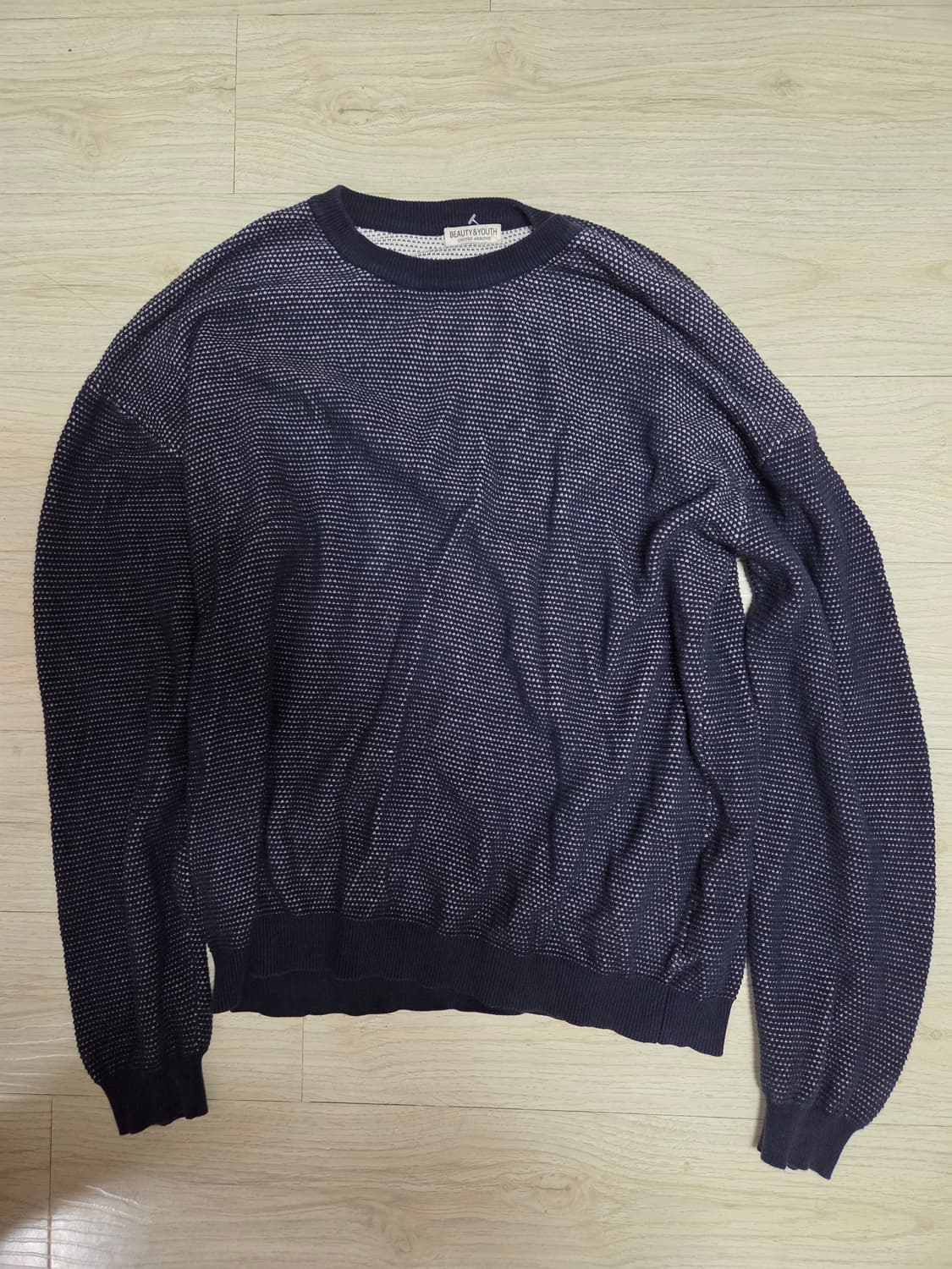 유나이티드 에로우즈(뷰티앤유스)네이비 그라데이션 니트 L 상품이미지1