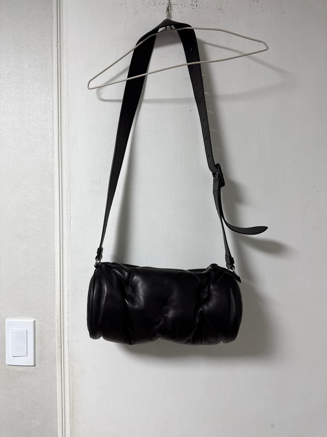 마르지엘라 글램 슬램 카프스킨 필로우백 상품이미지2