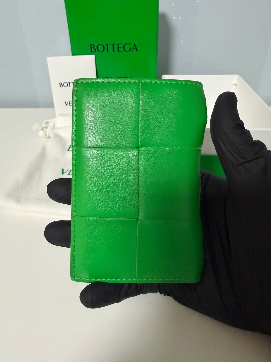 크림 풀구성 ) 보테가베네타 지갑 플랩 카드 케이스 패러킷 상품이미지2