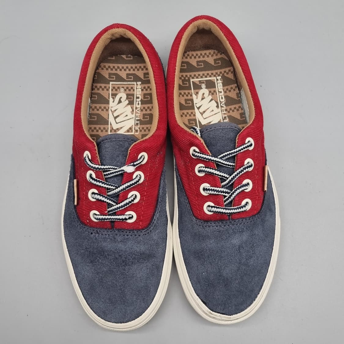 반스 울트라쿠시 스웨이드 여성스니커즈240 상품이미지2