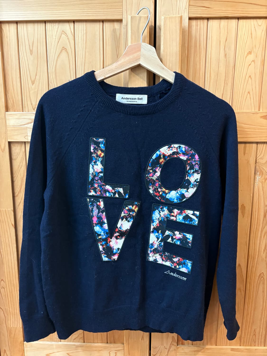 앤더슨벨 LOVE 니트 네이비 상품이미지1