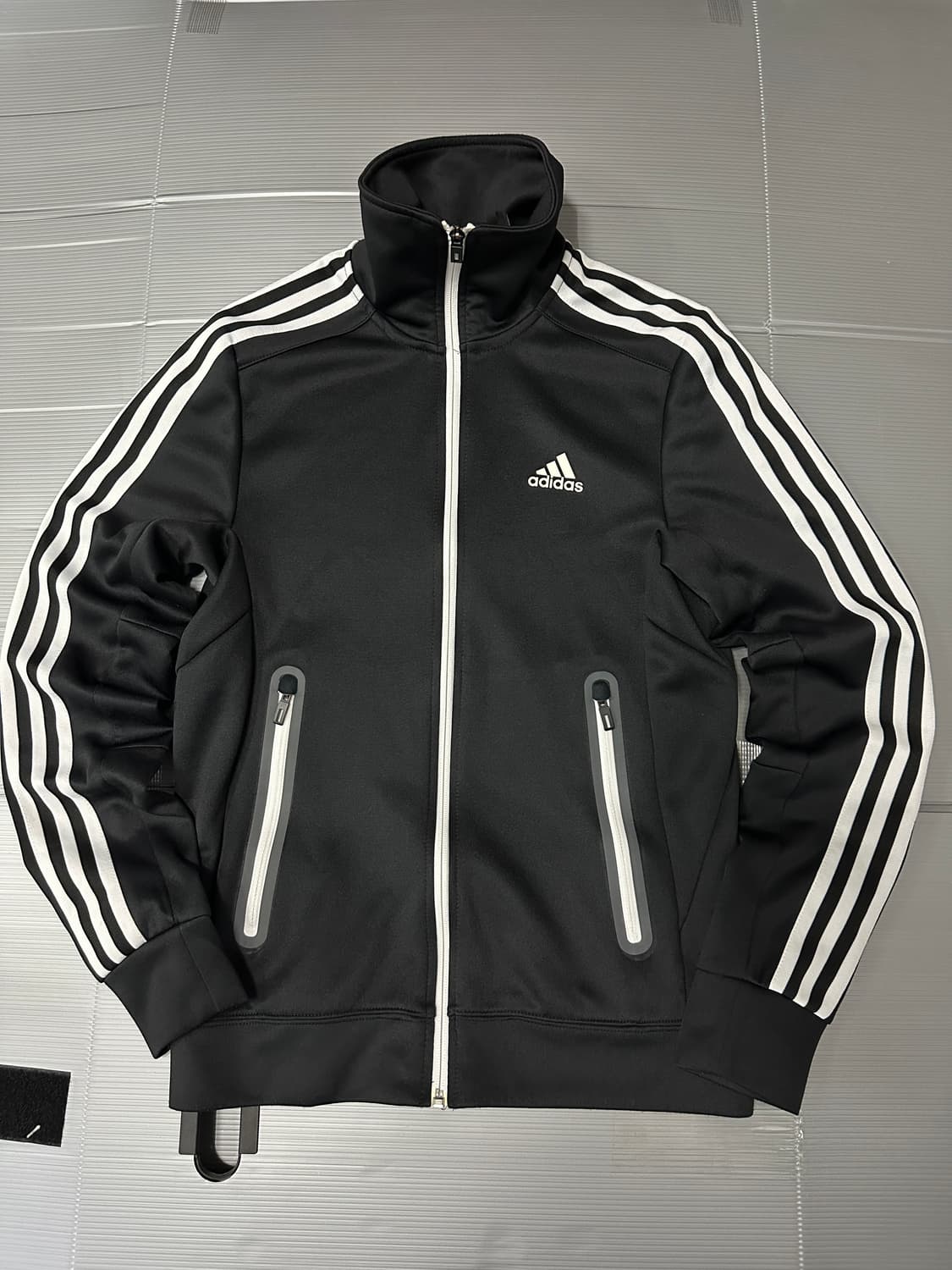 아디다스 로고 트랙탑 져지 블랙 95 상품이미지1