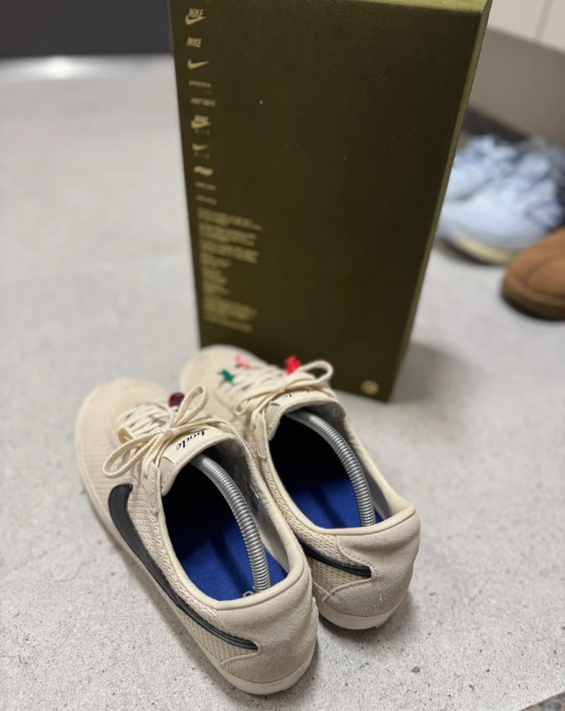 나이키 x 보디 아스트로그래버 SP 라이트 크림 앤 블랙 상품이미지3