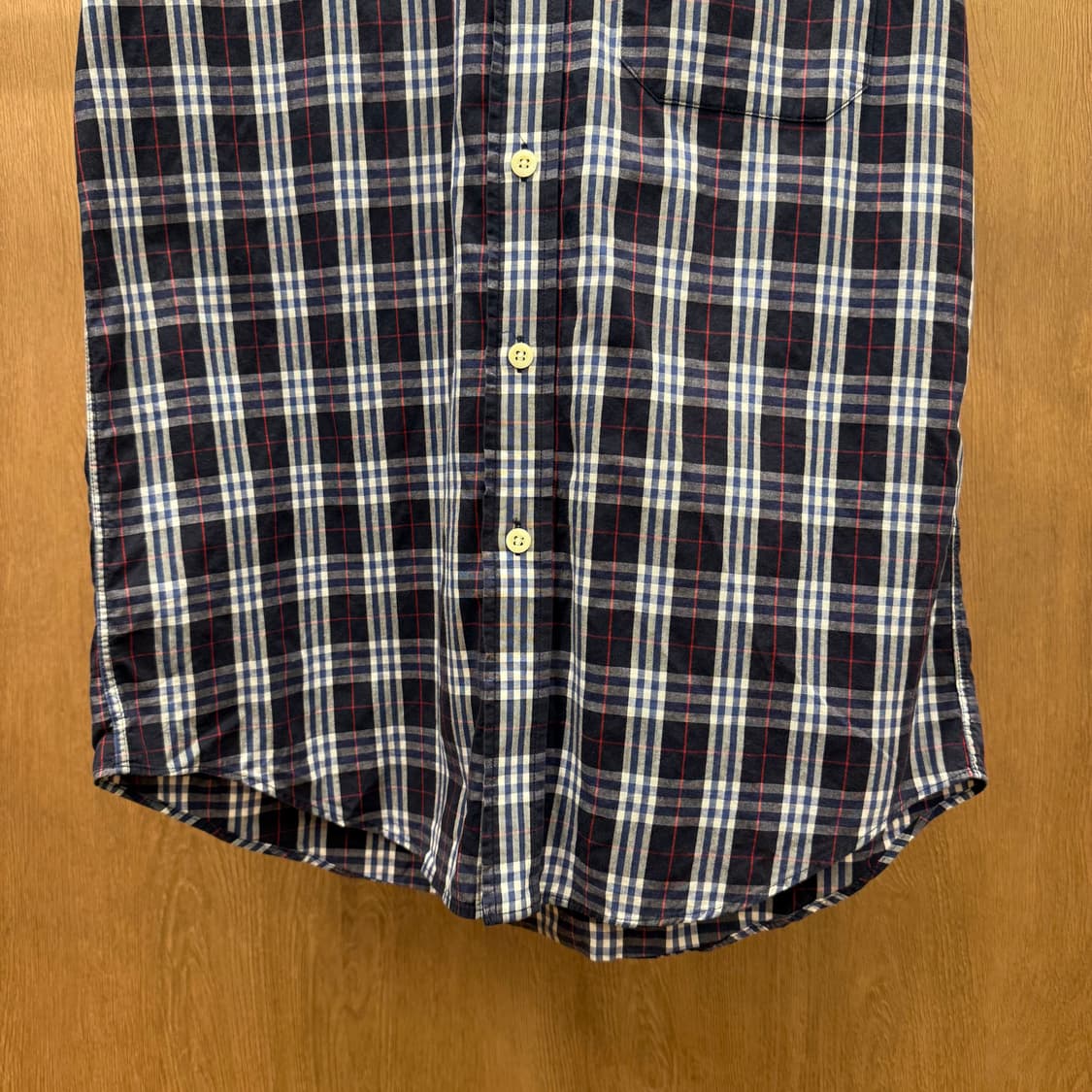 버버리 런던 클래식 노바 체크 반팔 셔츠 자수 로고 코튼 네이비 상품이미지5