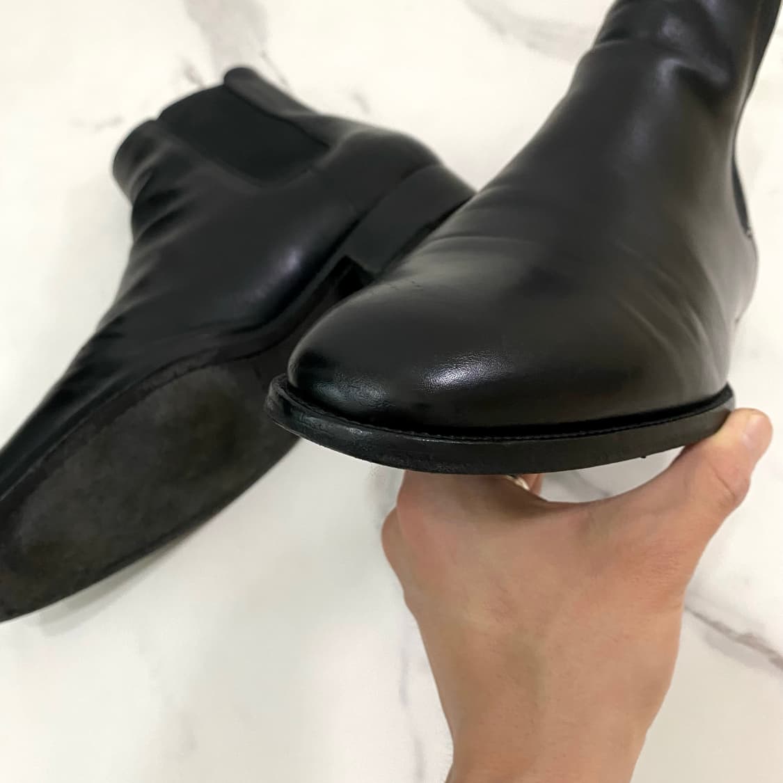 생로랑 와이어트 30 스무스 레더 첼시 부츠 블랙 42EU 634195 상품이미지7