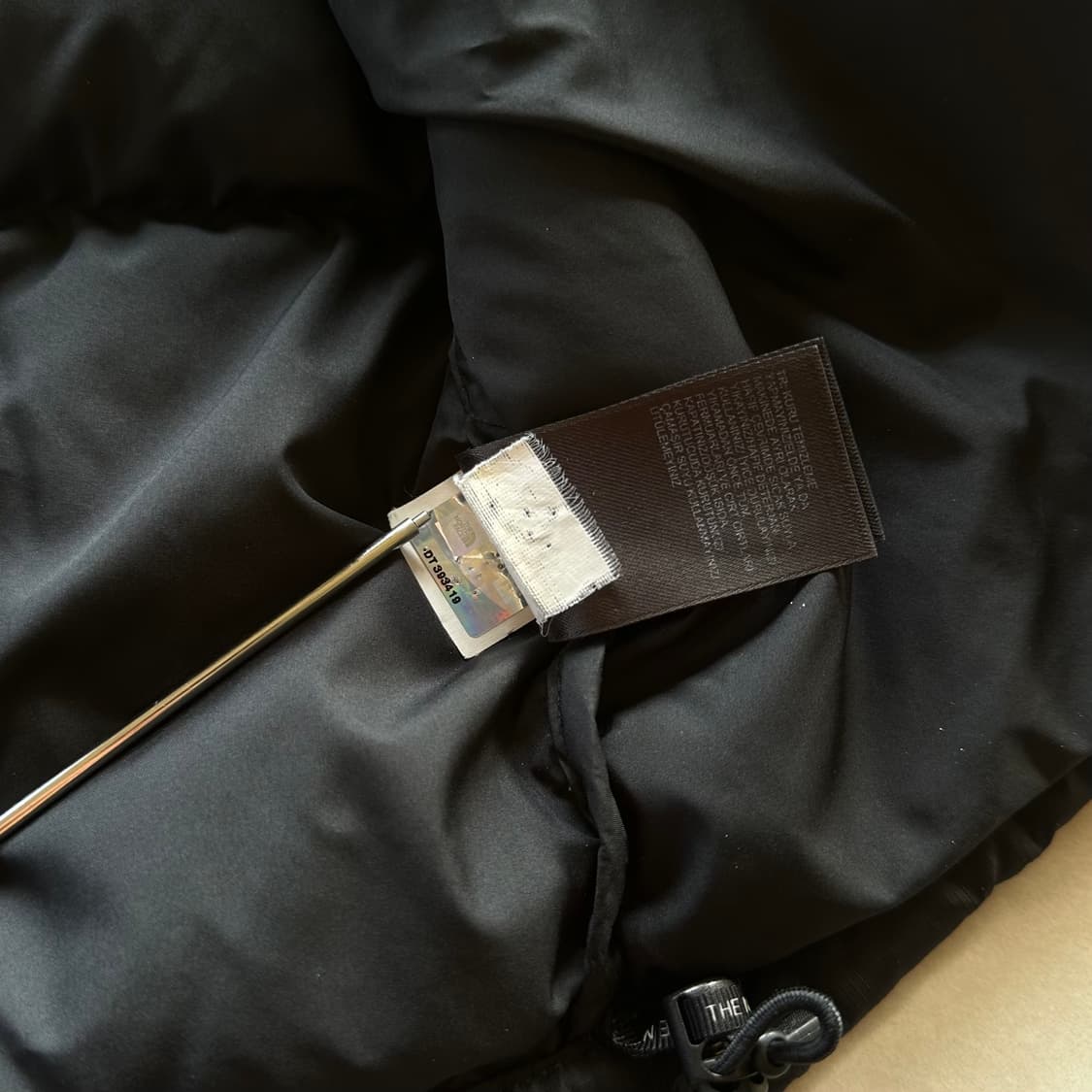 [M]노스페이스 해외판 눕시 700 스몰로고 경량 패딩 상품이미지8