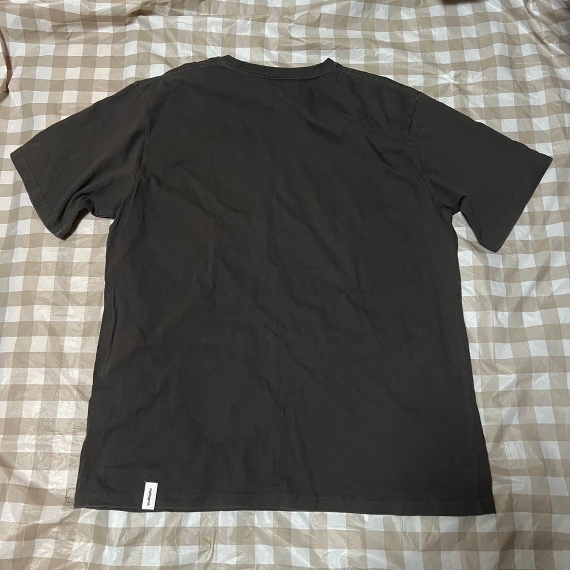 마하그리드 반팔 나비 프린팅 반팔 M 반팔티 스트릿 무드 차콜 먹색 상품이미지3