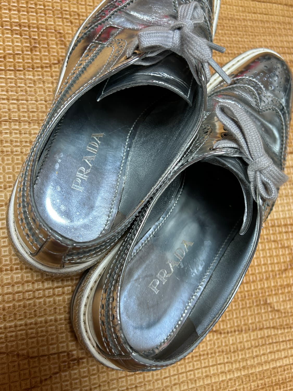 프라다 윙팁 클리퍼 상품이미지4