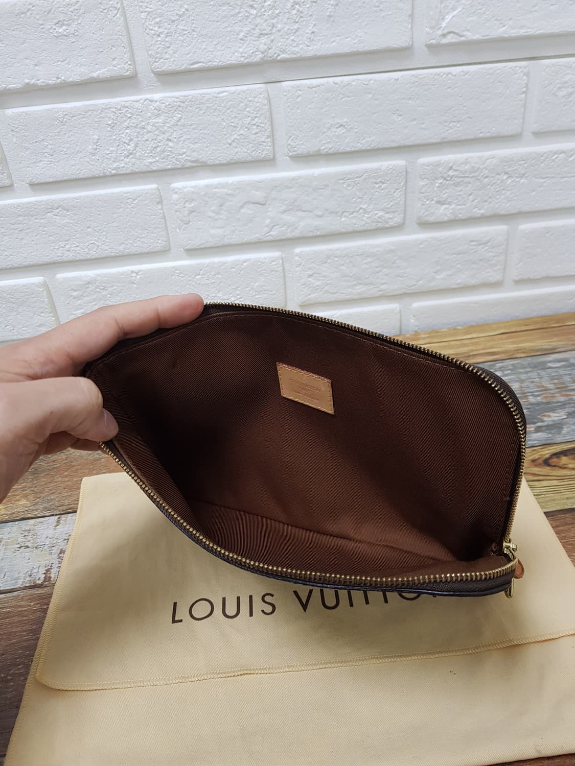 [정품] 루이비통 에튀보야주 pm 클러치 상품이미지7