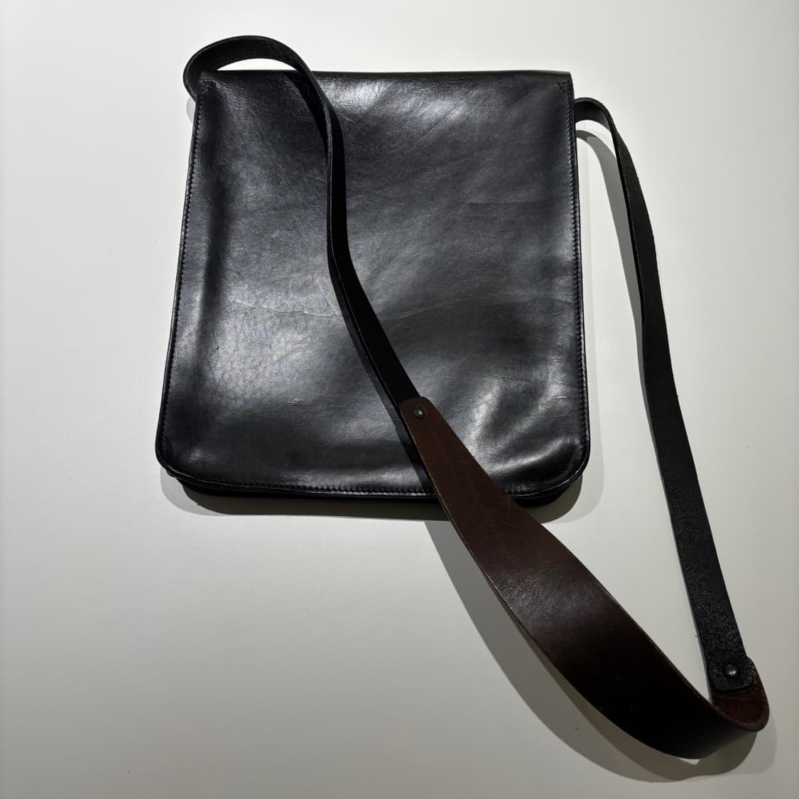 드리스 반 노튼 레더 크로스 백 상품이미지6