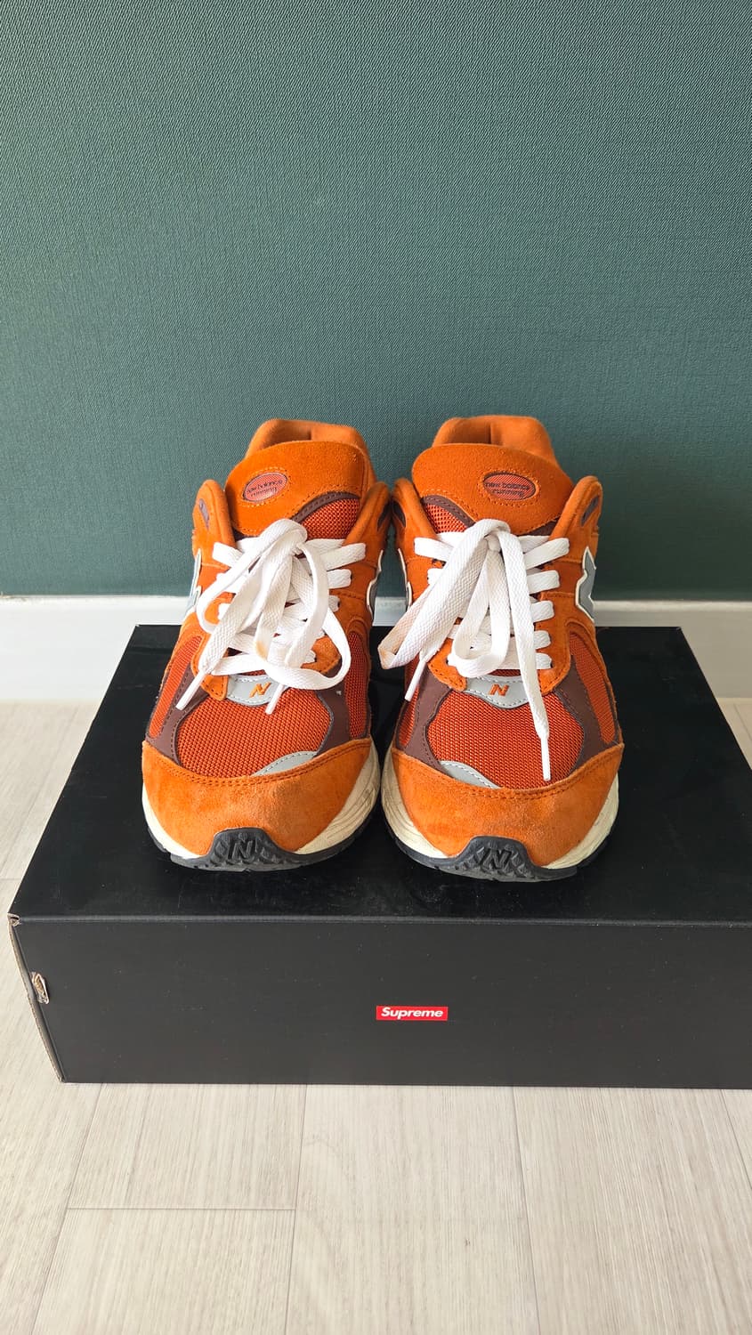 뉴발란스 2002R 오렌지 상품이미지4