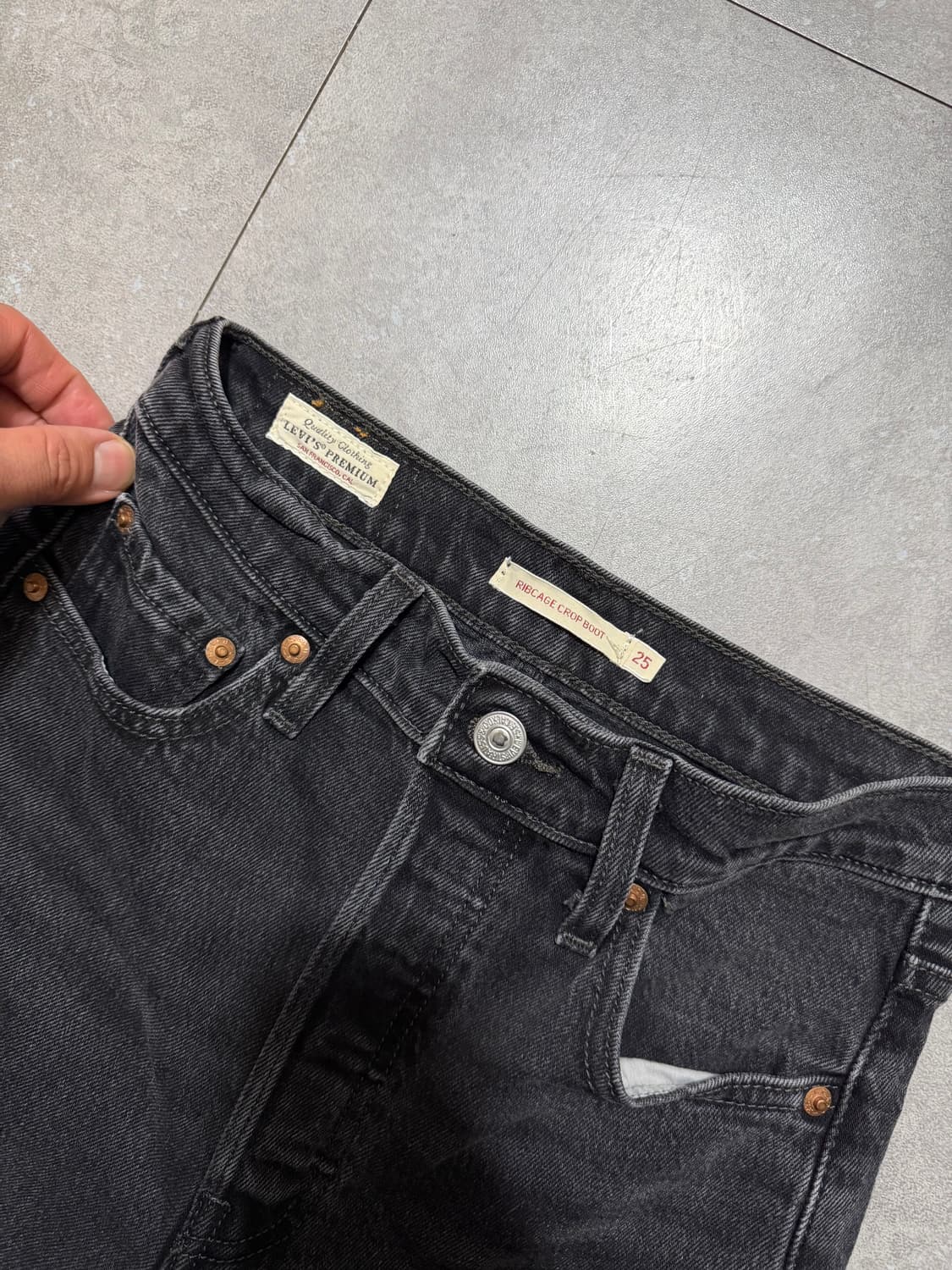 리바이스 프리미엄 부츠컷  빈티지 흑청 데님 크롭  팬츠  상품이미지7