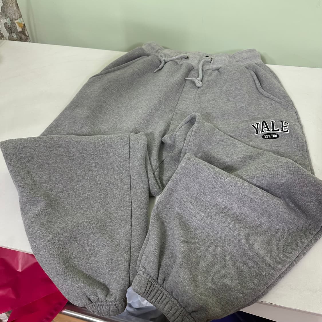 L 예일 YALE 루즈핏 스웻 밴딩 조거팬츠 상품이미지2