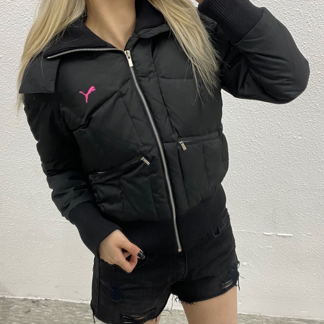 퓨마 핑크로고 블랙 후드 패딩 M 상품이미지2