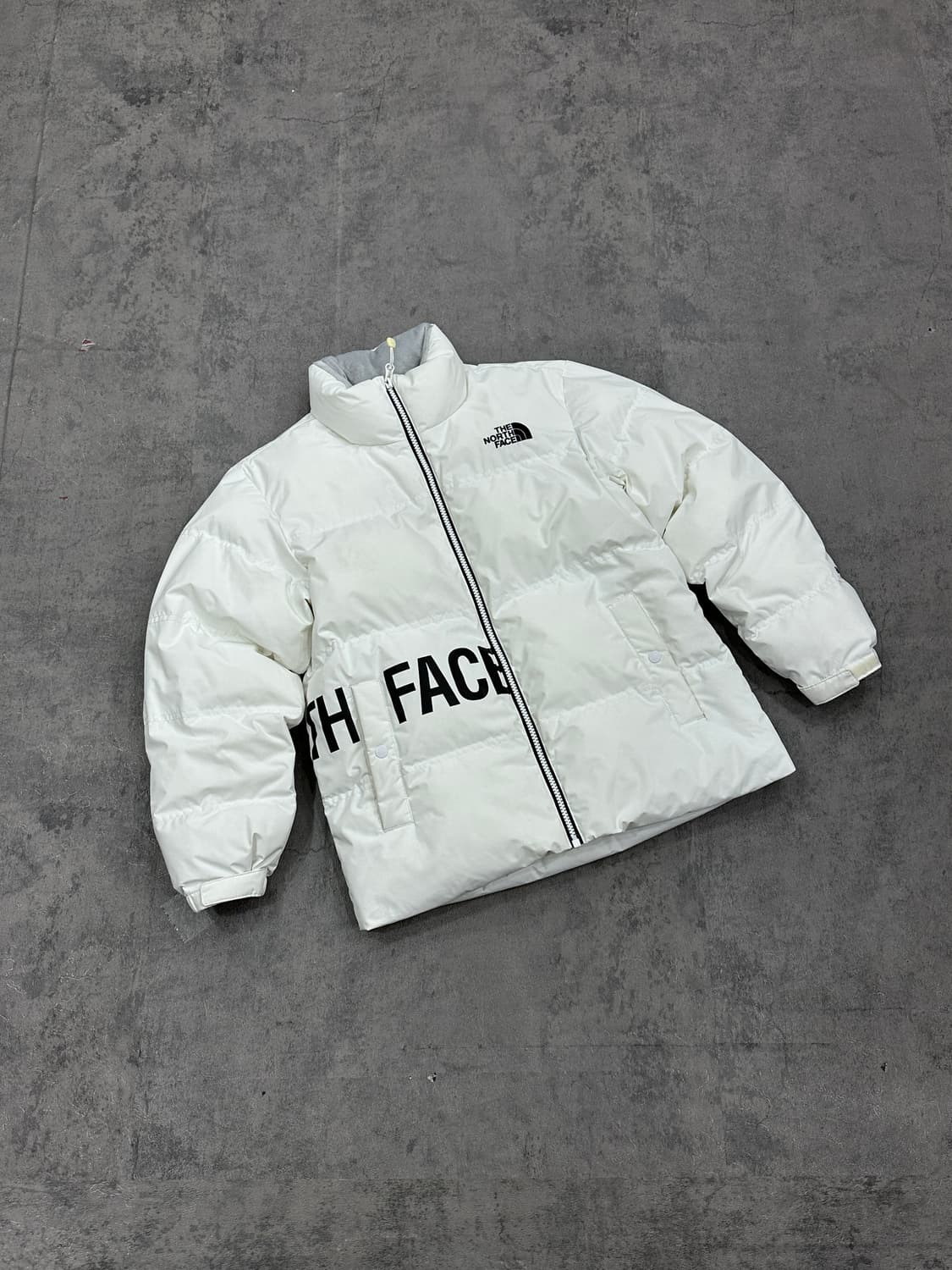 노스페이스 화이트 패딩 상품이미지1