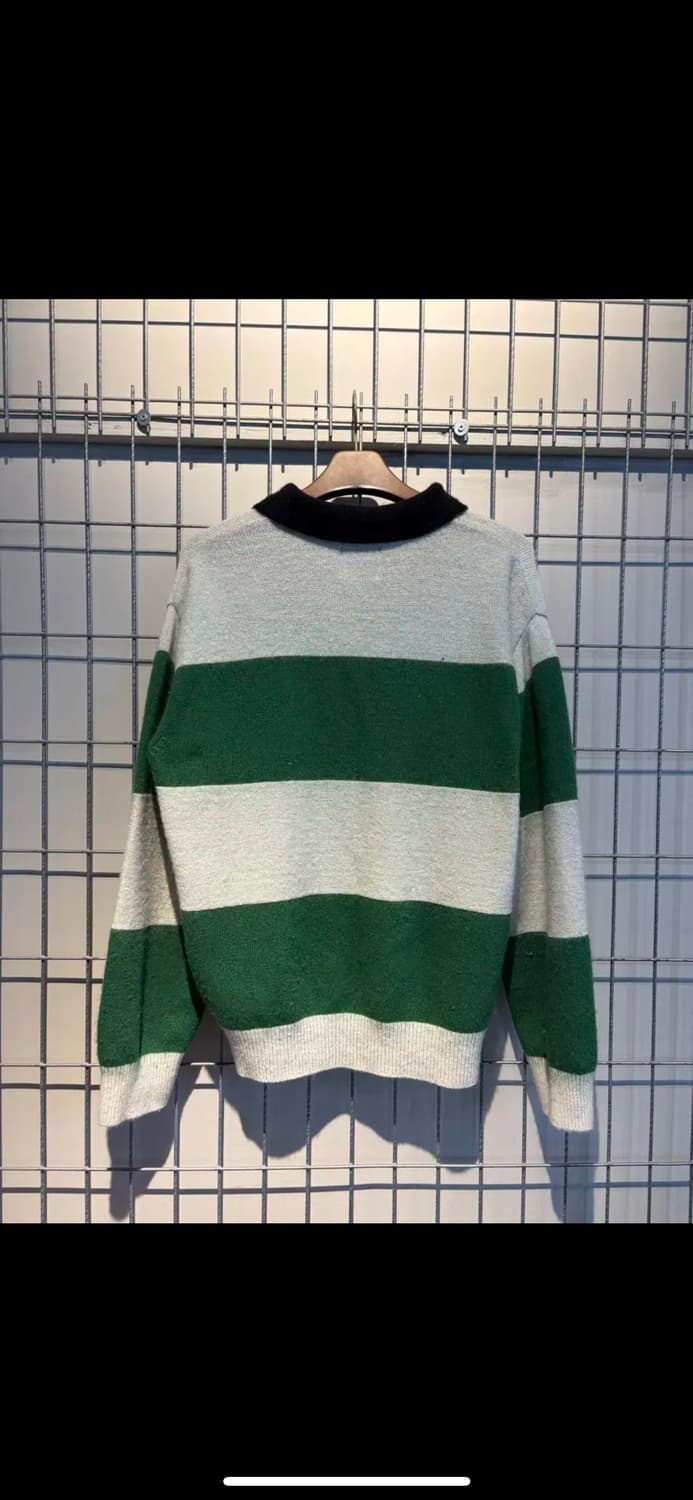 에이카화이트 스트라이프 3버튼 카라넥 니트 H933 상품이미지4