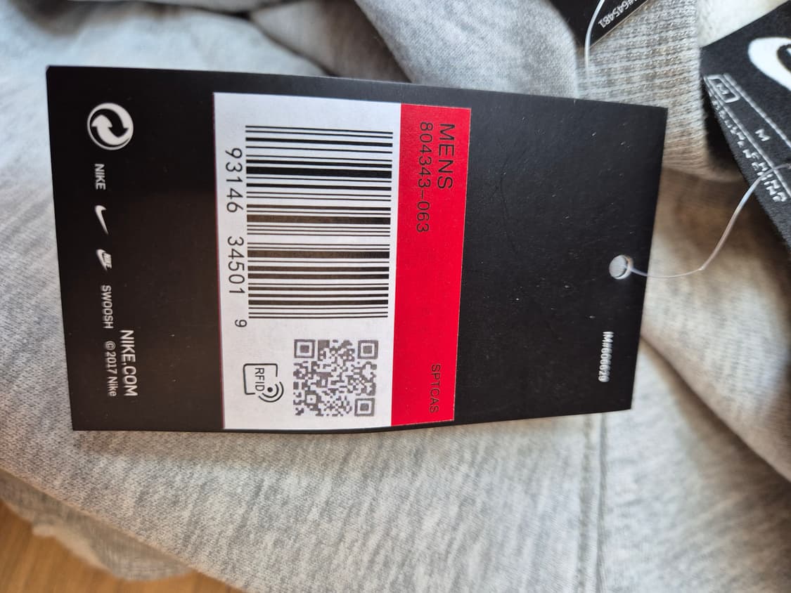 택 달린 나이키 맨투맨 M사이즈 새상품입니다. 회색 무난한 색상이라 어디 상품이미지6