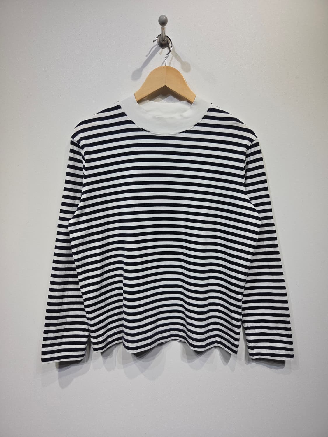 COS 코스 네이비 앤 화이트 스트라이프 모크넥 티셔츠 상품이미지2