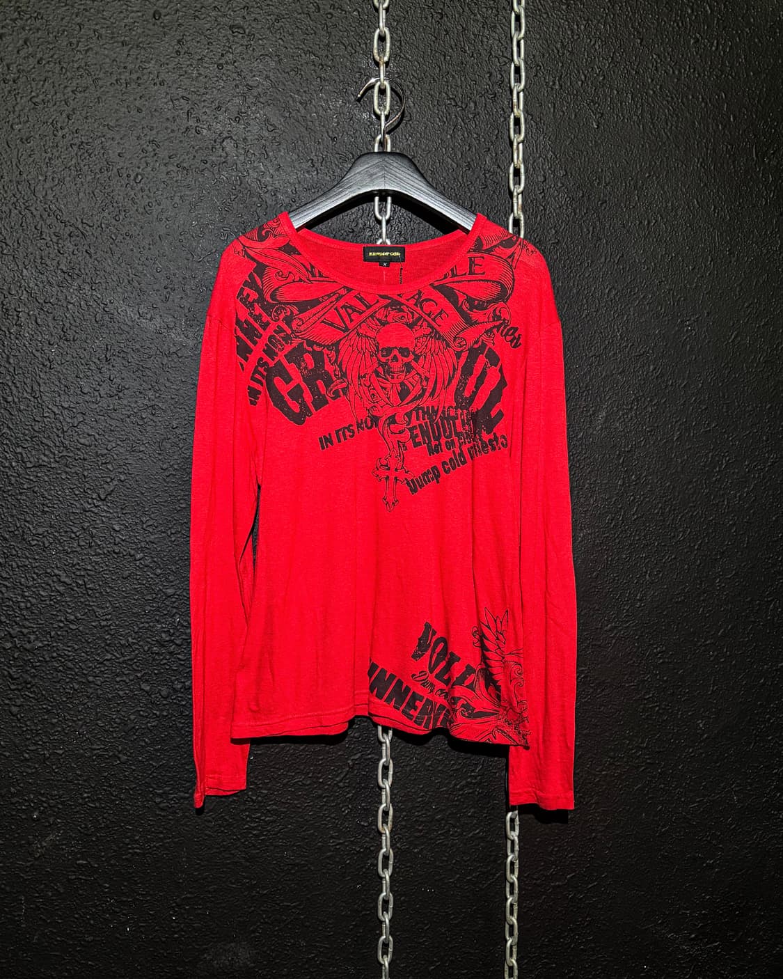 Kiss up Corp – Red Skull Graphic Long-sl 상품이미지1