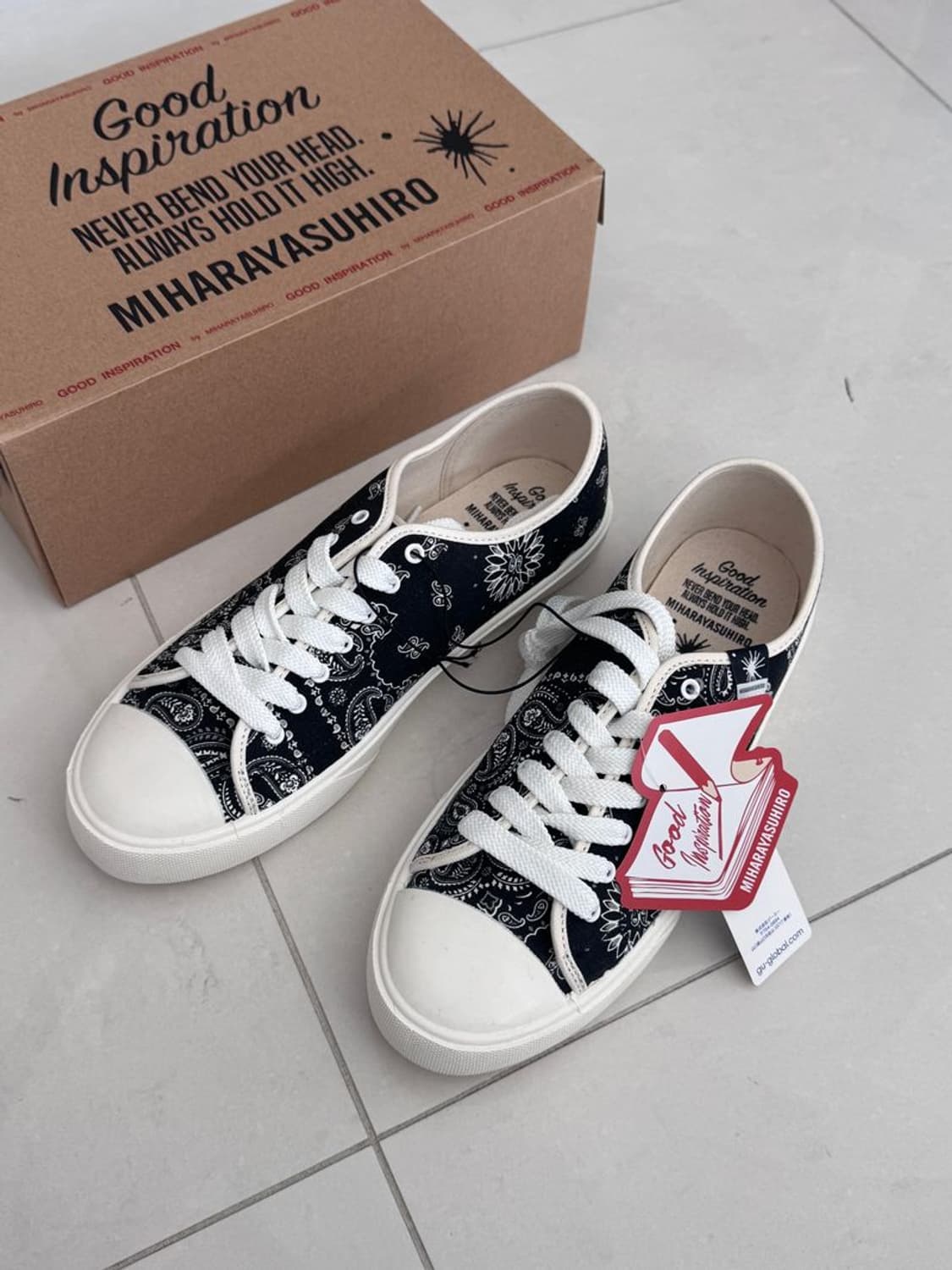 PAISLEY SNEAKERS 페이즐리 스니커즈 상품이미지1