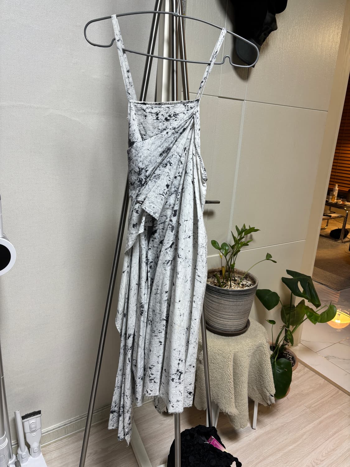 Lost&found 비대칭 드레스 상품이미지1