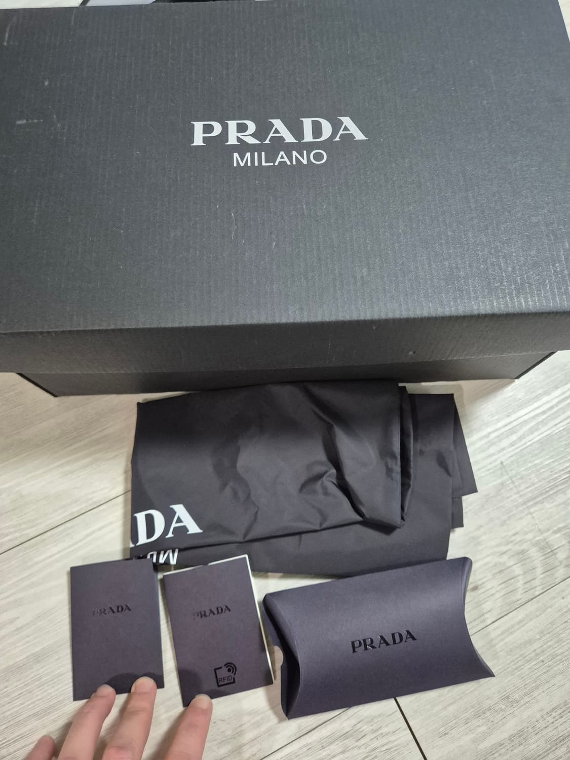 프라다 컬랩스 레더 블랙 UK8 270 상품이미지8