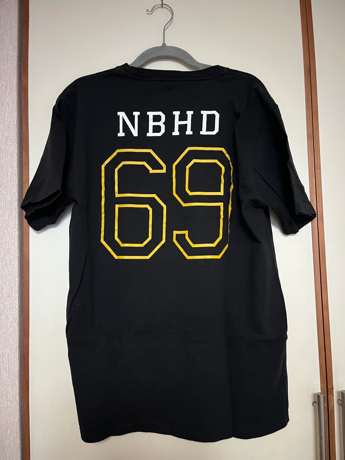 스투시 네이버후드 콜라보 티셔츠 상품이미지2