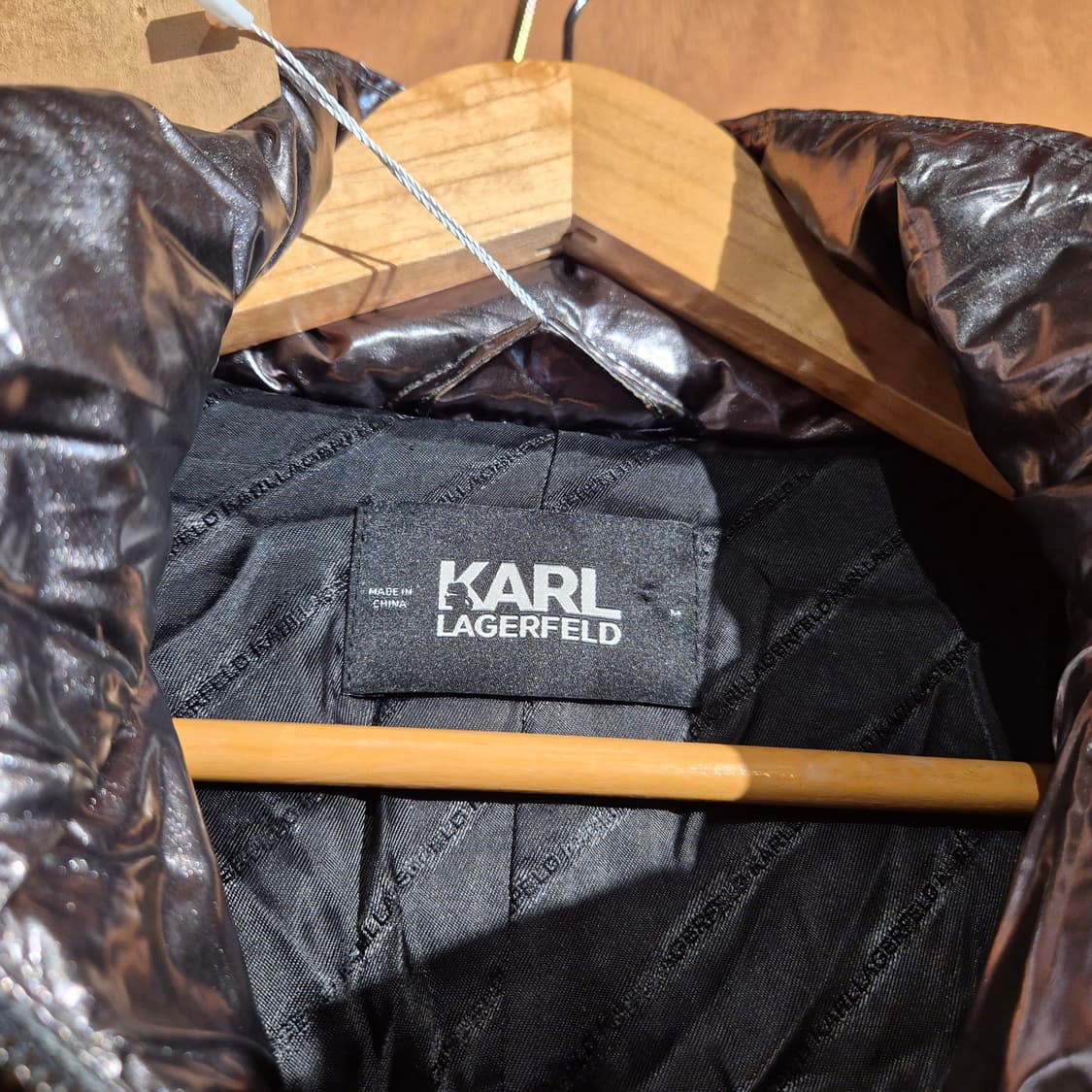 칼라거펠트 유광 실버 덕다운 패딩 M  상품이미지2