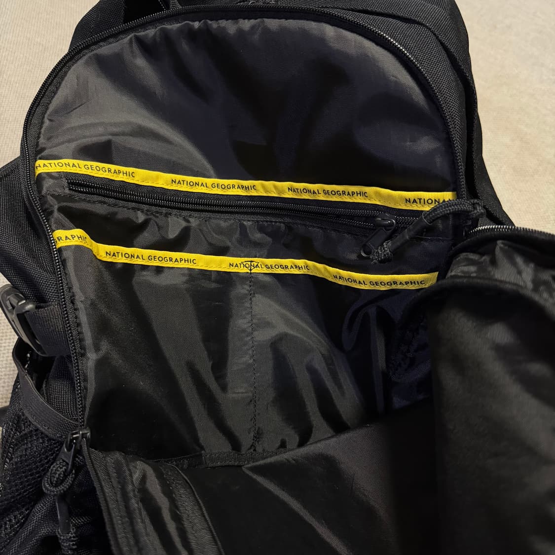 내셔널지오그래픽 빅로고 베이직 백팩 상품이미지3